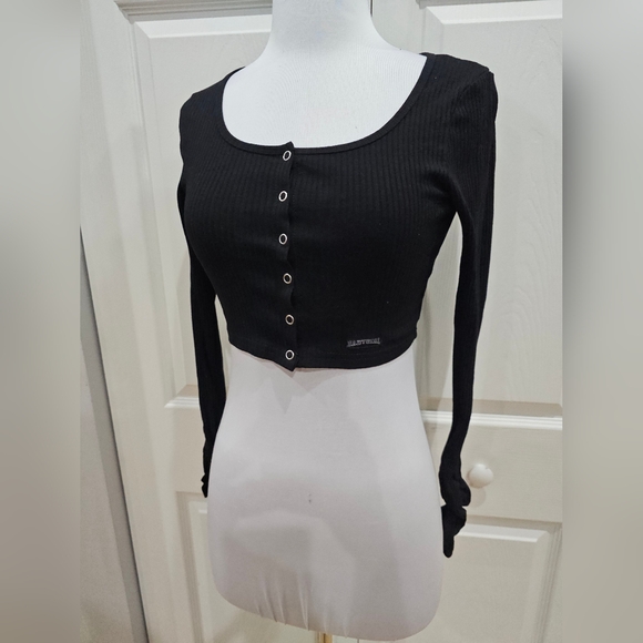 Dolls Kill Poster Grl Nothing But Trouble Henley Lounge Black Snap Top XS S - Picture 7 of 7